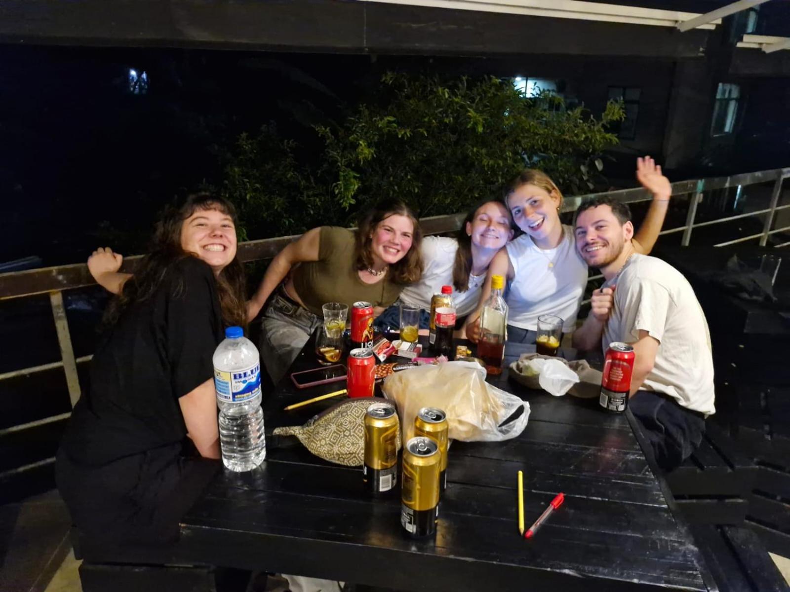 Hangover Hostels אלה מראה חיצוני תמונה